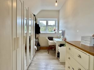 Dressing Room/Bedroom 4- click for photo gallery